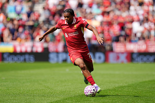 Rio Ngumoha: Thần đồng 16 tuổi với giấc mơ Quả bóng Vàng tại Anfield