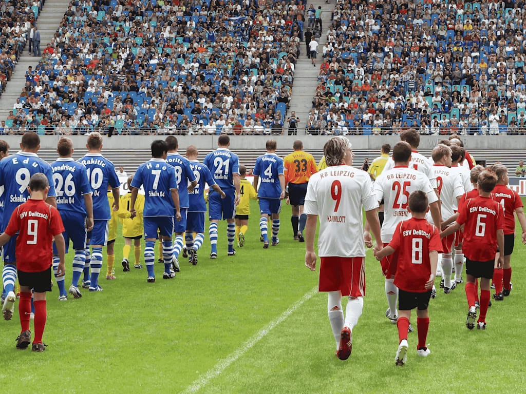 Red Bull Arena Leipzig: Từ di tích lịch sử đến biểu tượng bóng đá hiện đại