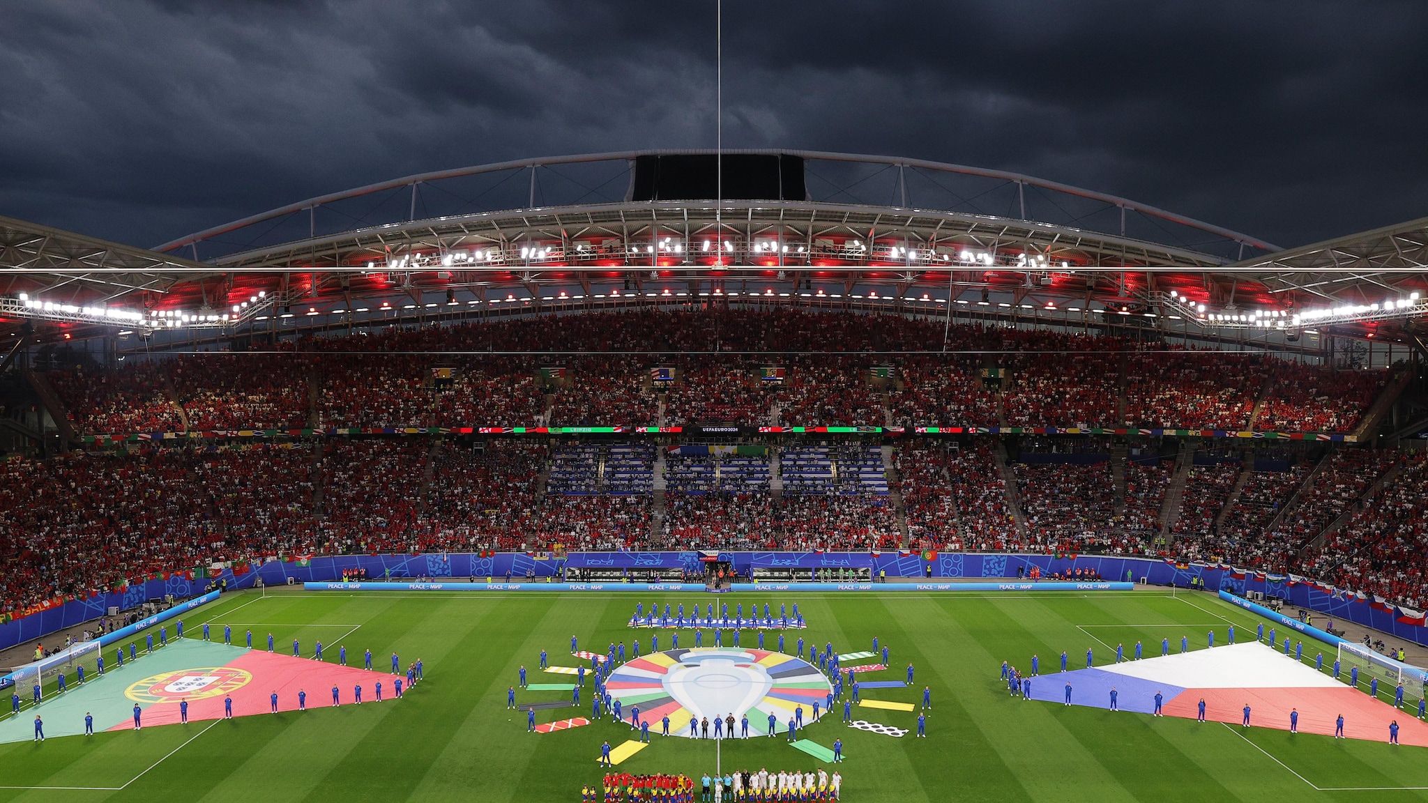 Red Bull Arena Leipzig: Từ di tích lịch sử đến biểu tượng bóng đá hiện đại