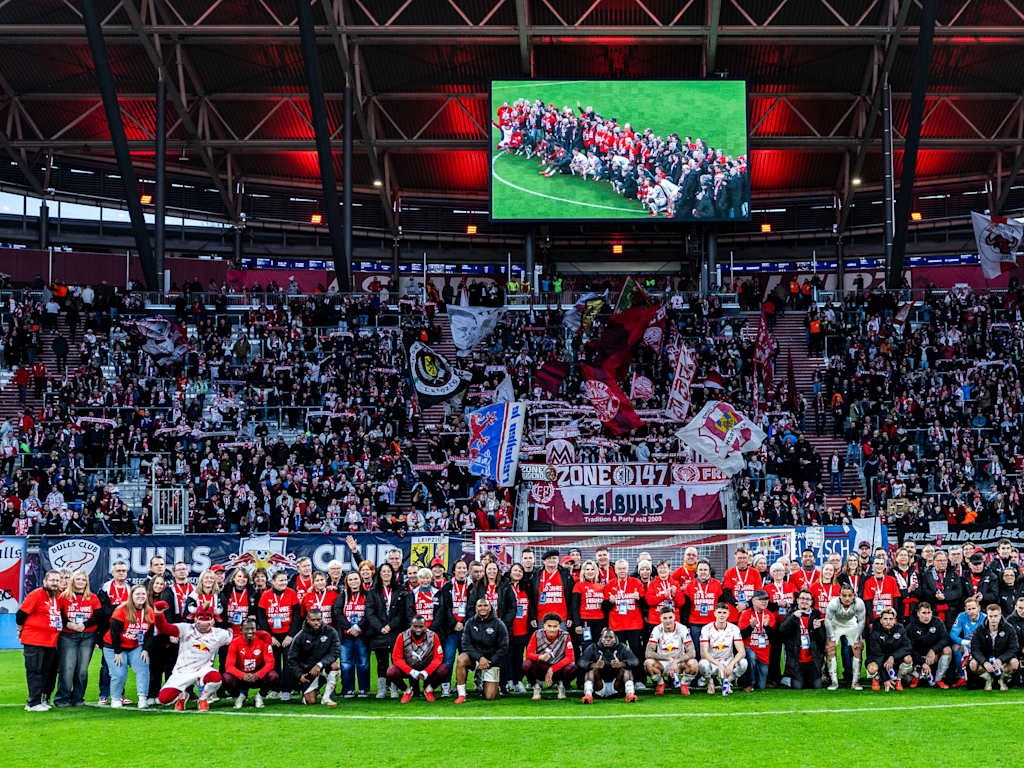 Red Bull Arena Leipzig: Từ di tích lịch sử đến biểu tượng bóng đá hiện đại